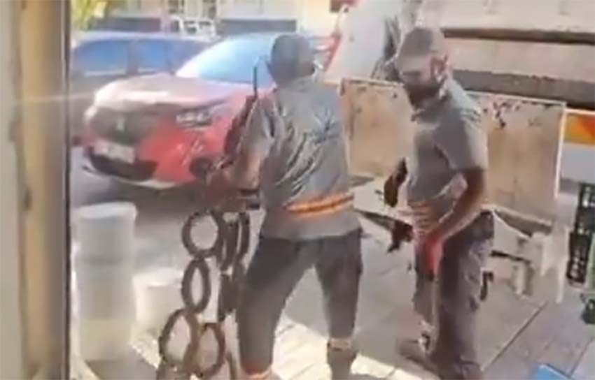 Ankara’nın Etimesgut ilçesinde, sağlıksız koşullarda saklanan yaklaşık 300 kilogram sucuk