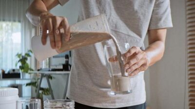 Kilo vermek denince akla genelde beslenme ve egzersiz gelir. Ancak