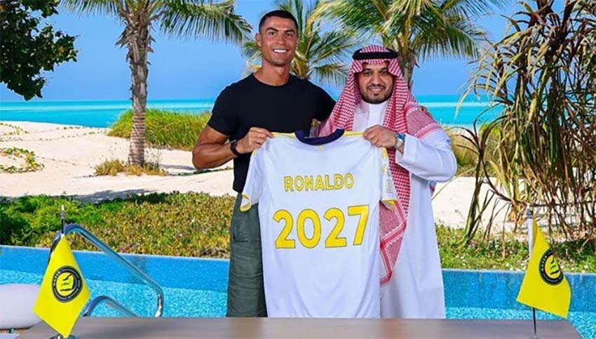 Dünyaca ünlü Portekizli futbolcu Cristiano Ronaldo, Suudi Arabistan ekibi Al-Nassr