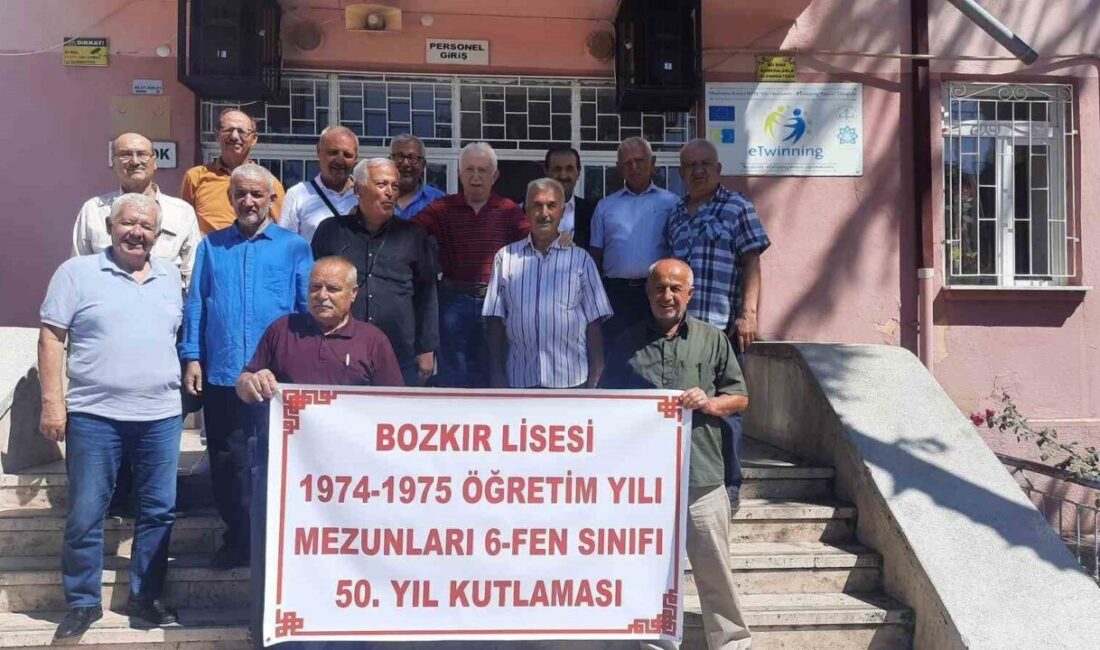 Konya’nın Bozkır ilçesinde, Bozkır Lisesinin 1974-1975 Eğitim-Öğretim Yılı mezunları, 50