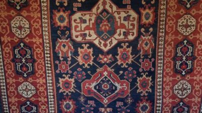 Osmanlı halıcılığının önemli örneklerinden biri olan yaklaşık 500 yıllık Uşak