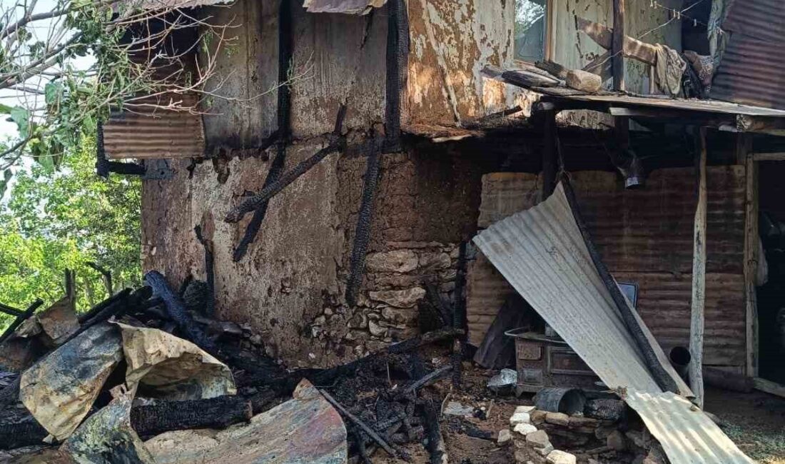 Eskişehir’in Mihalıççık ilçesinde çıkan yangında ahşap evinde maddi hasar meydana