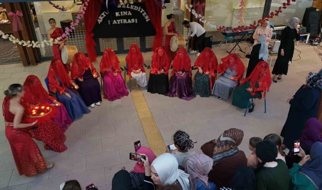 Ankara'nın Akyurt Belediyesi Engelsiz Yaşam Merkezinde öğrenim gören kız öğrenciler