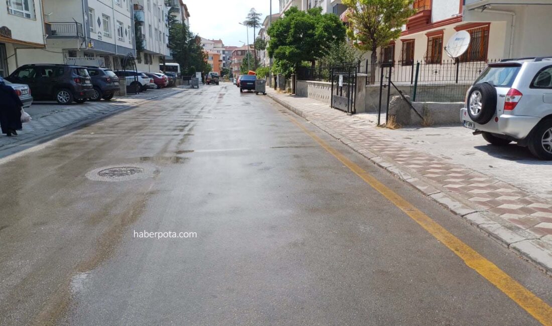 Ankara Büyükşehir Belediyesi yaptığı çağrılarda suyu tasarruflu kullanmaya davet ederken,