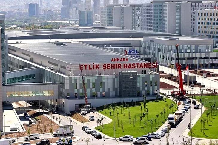 İsrail’in Gazze’ye yönelik saldırılarında yaralanan 4 kişi, tedavi amacıyla Türkiye’ye