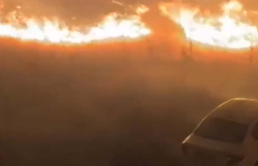 Ankara’nın Keçiören ilçesinde bir düğün kutlamasında atılan havai fişekler, yangın