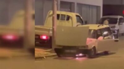 Başkent Ankara’nın Keçiören ilçesinde bir otomobilin motorunda çıkan yangın vatandaşlar