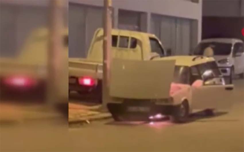 Başkent Ankara’nın Keçiören ilçesinde bir otomobilin motorunda çıkan yangın vatandaşlar