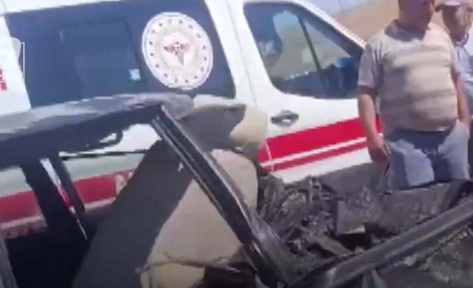 Ankara'nın Polatlı ilçesinde iki otomobilin çarpışması sonucu meydana gelen kazada