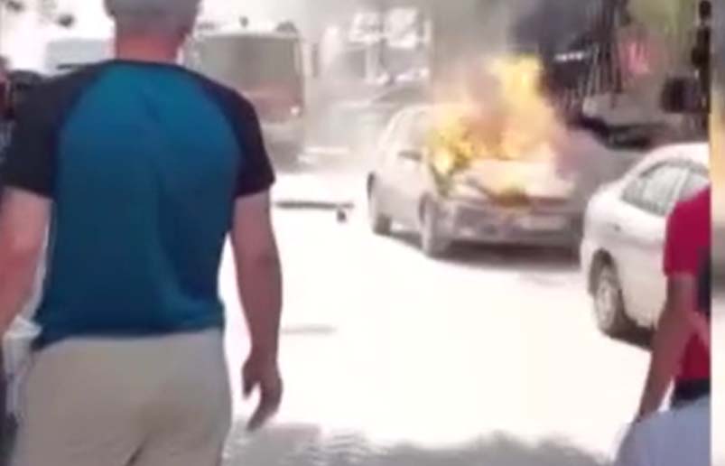 Başkent Ankara’da park halindeki araçta aniden çıkan yangın itfaiye ekiplerinin