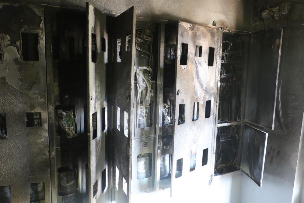 Başkent Ankara’nın Sincan ilçesinde bir binanın elektrik panosu patladı. Patlamanın