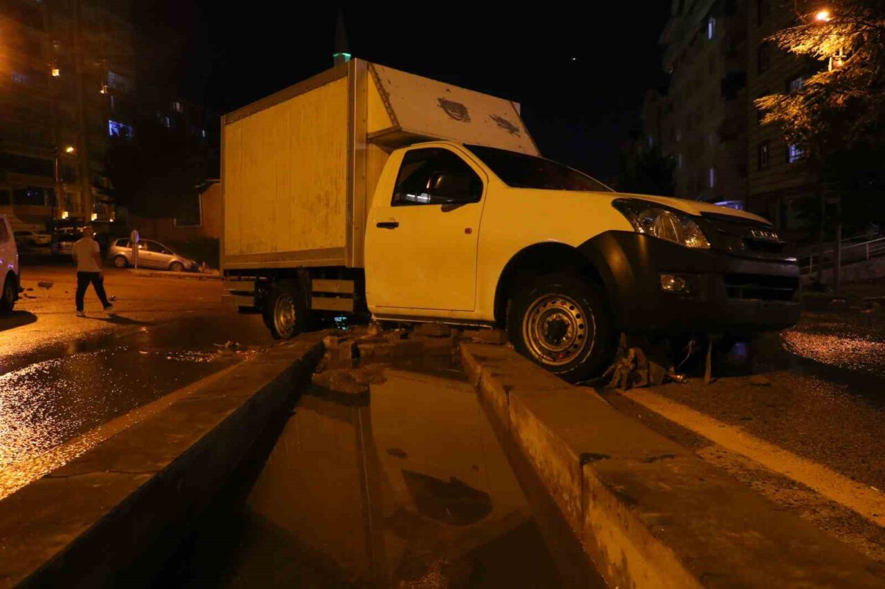 Başkent Ankara’nın Keçiören ilçesinde sağanak yağış sele neden oldu. Sel
