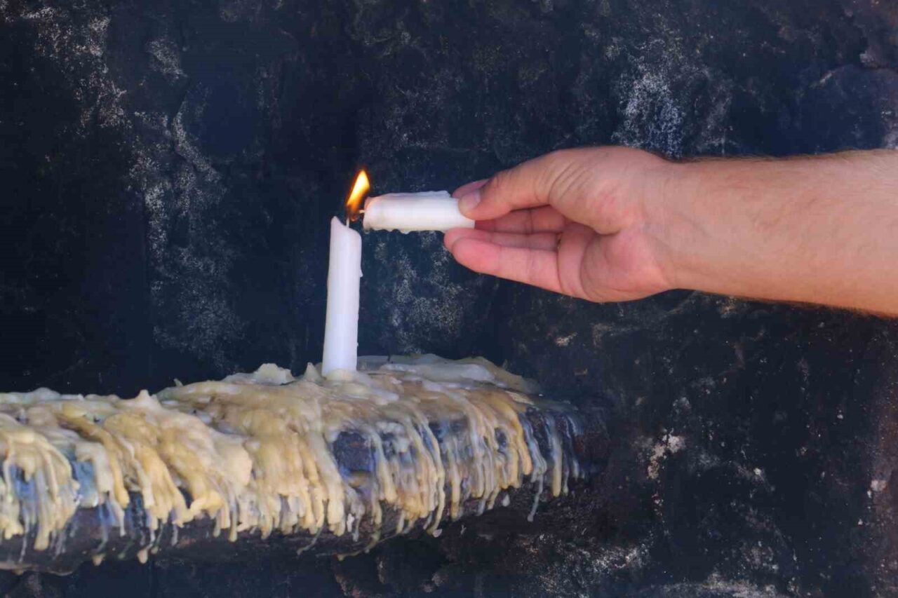 Başkent Ankara’da Hüseyingazi Alevi Bektaşi Cemevi Derneği tarafından aşure günü