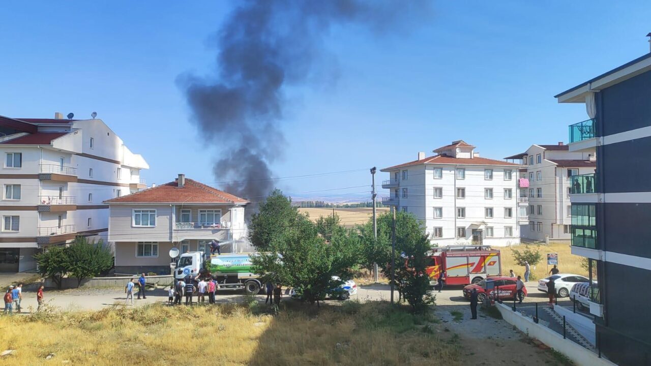 Başkent Ankara’nın Akyurt ilçesinde bir garajda park halinde bulunan araç