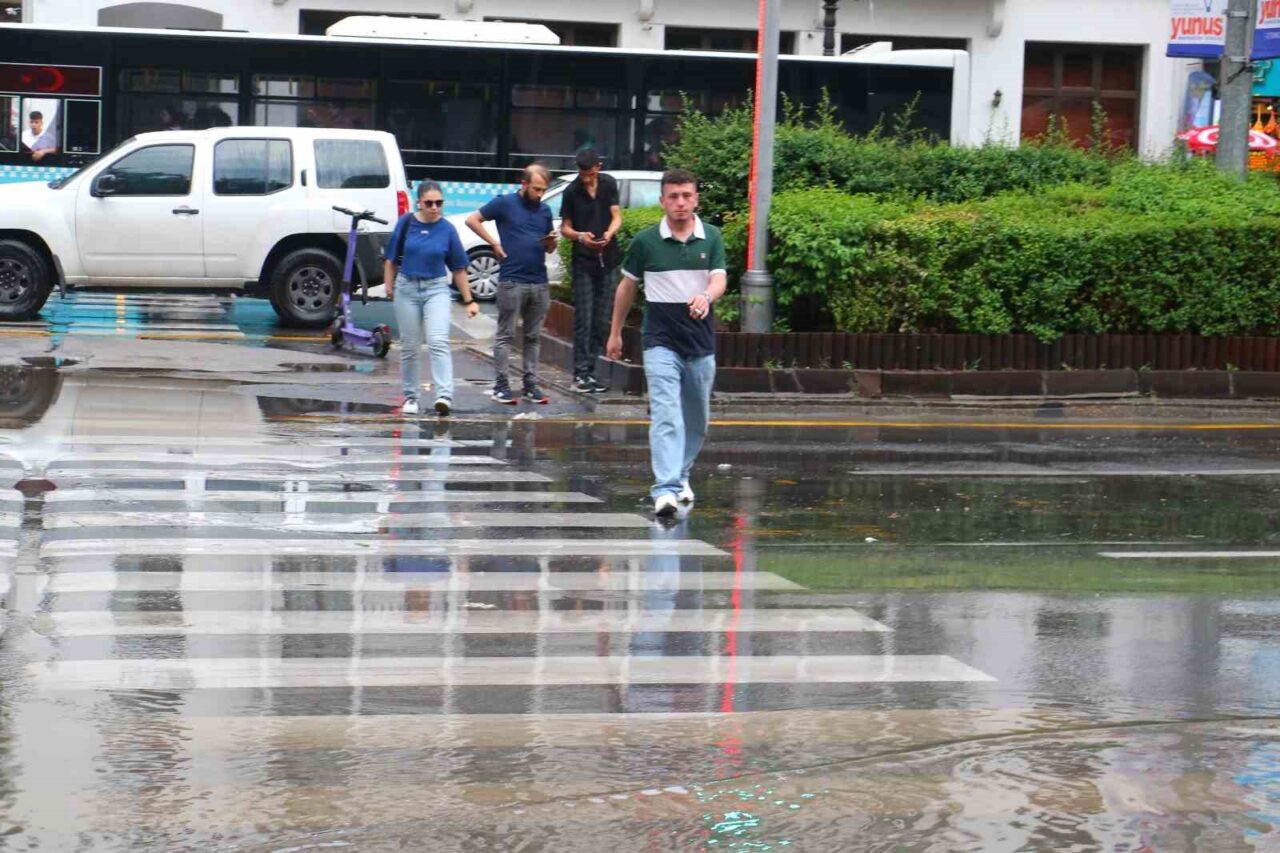 Meteoroloji Genel Müdürlüğü (MGM), Marmara'nın doğusu ve güneyiyle Batı Karadeniz’de