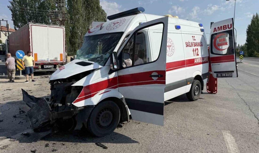 Başkent Ankara’nın Çubuk ilçesinde tır ile ambulansın çarpıştığı kazada 3’ü