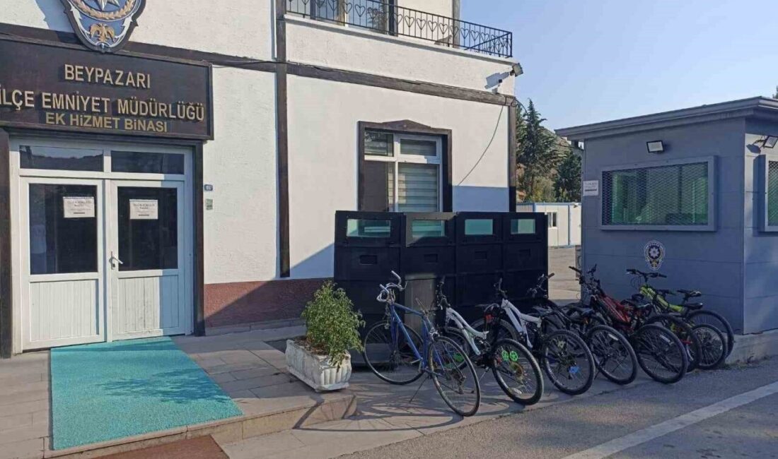 Ankara’nın Beypazarı ilçesinde, bisiklet hırsızlığı yapan 3 şahıs gözaltına alındı.