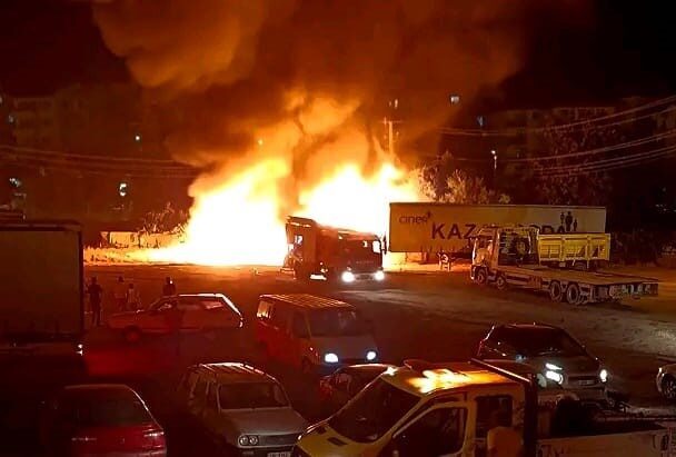 Başkent Ankara’nın Beypazarı ilçesinde bir kümeste çıkan yangında 41 tavuk