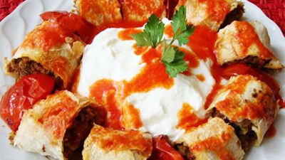 Türk mutfağının en özel kebaplarından biri olan beyti kebabı, kıymadan