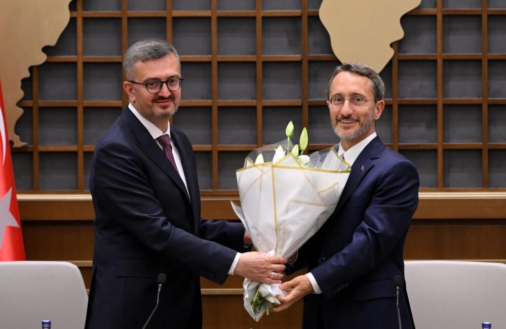 Resmi Gazete'de yayımlanan Cumhurbaşkanı Kararı'yla mevcut İletişim Başkanı Fahrettin Altun