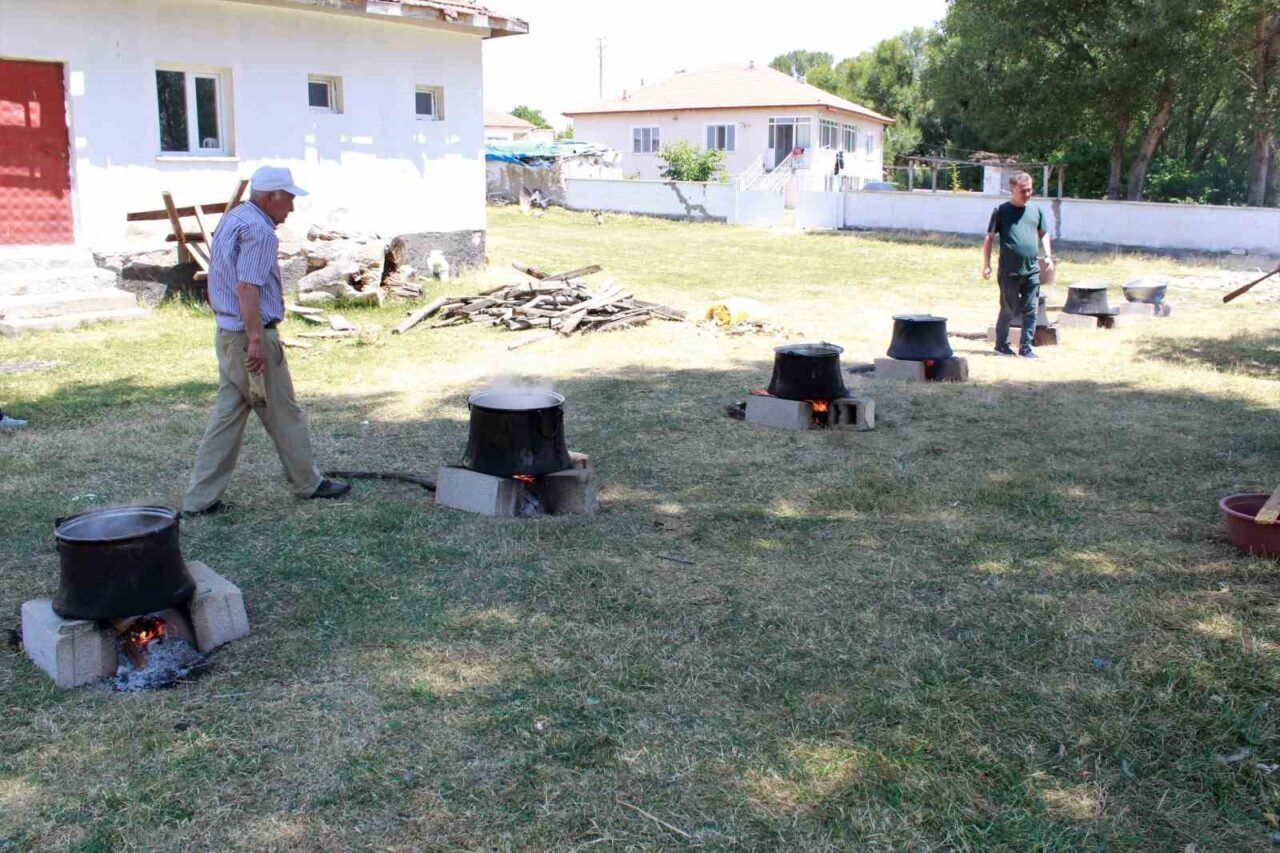 Yozgat’ın Boğazlıyan ilçesine bağlı Poyrazlı Köyü’nde bu yıl 25’ncisi düzenlenen