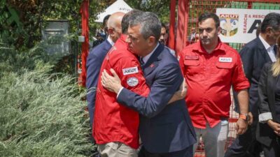 Cumhuriyet Halk Partisi (CHP) Genel Başkanı Özgür Özel, şehit Arama