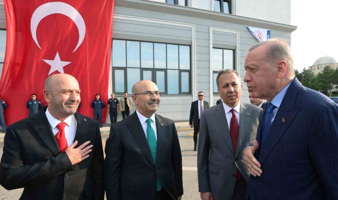 Cumhurbaşkanı Recep Tayyip Erdoğan, "Devletine ihanet edenler, milletine kurşun sıkanlar,