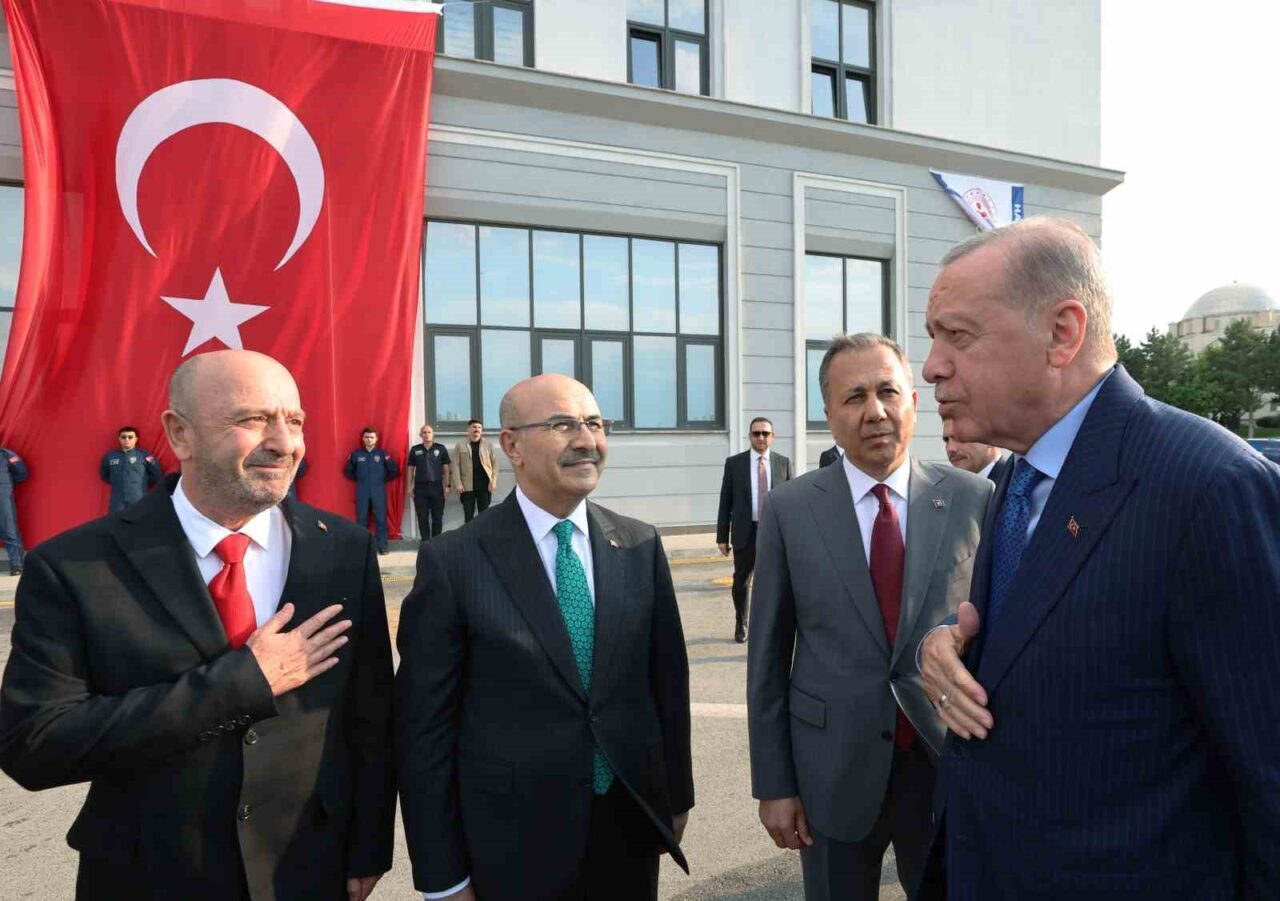 Cumhurbaşkanı Recep Tayyip Erdoğan, "Devletine ihanet edenler, milletine kurşun sıkanlar,