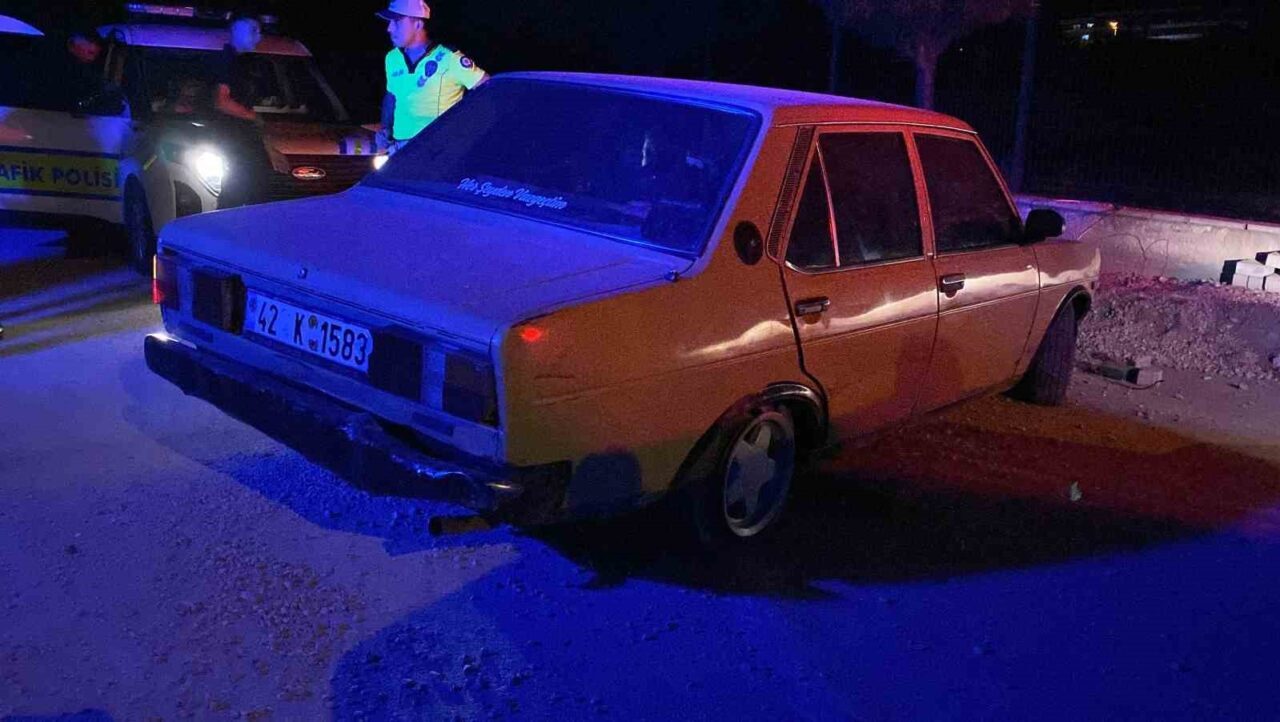 Konya’da dedesinden kalma otomobil ile polis ekiplerinin dur ihtarına uymayarak