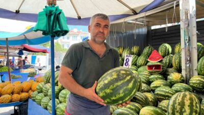 Eskişehir’de pazarcılık yapan Ömer Akdaş, karpuz fiyatlarının düşük olmasına rağmen