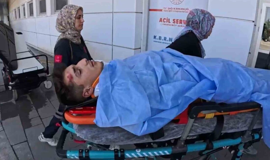 Aksaray’da uygulama yapan ekiplerin ‘dur’ ihtarına uymayıp polis memuruna çarparak