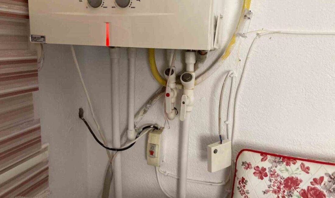 Nevşehir’de elektrik akımına kapılan çocuk, kaldırıldığı hastanede yaşamını yitirdi.