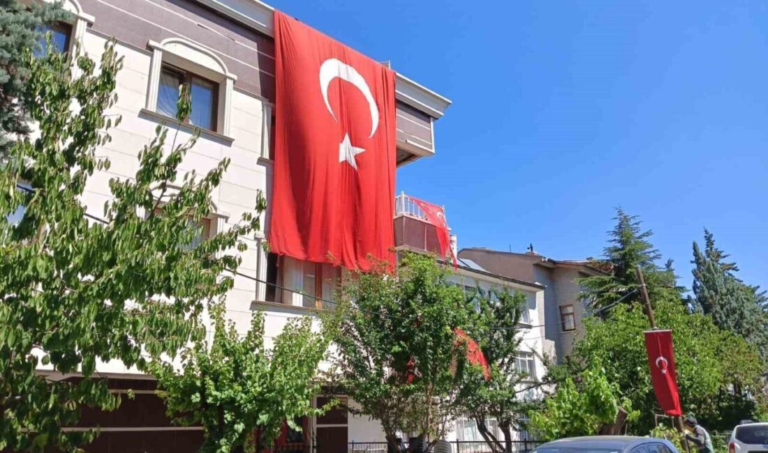 Orman yangınında şehit olan Tekin Enes Sarıyıldız’ın Ankara Sincan'daki babası