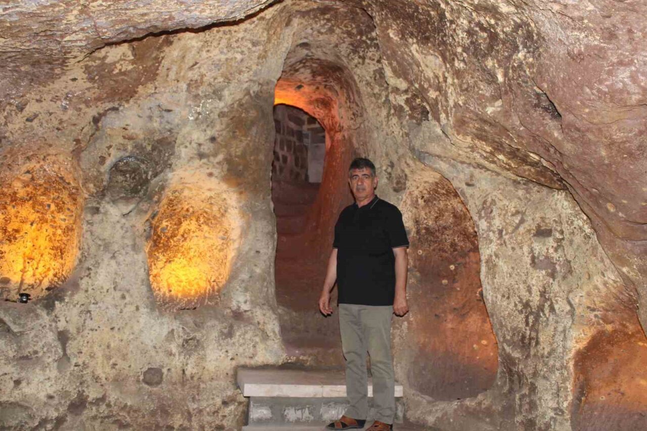 Tarihi keşif tesadüfen yapıldı: Dededen kalma konağı temizleyen Mustafa Halıcıoğlu,