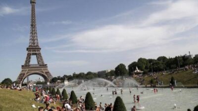 Fransa’da etkisini artıran aşırı sıcak hava dalgası, yaşamı olumsuz etkilemeye