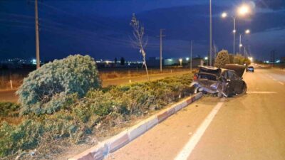 Karaman’da aynı istikamette seyreden iki otomobilin çarpışması sonucu meydana gelen