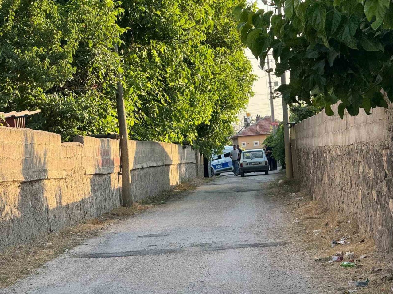 Konya’nın Ereğli ilçesinde silahlı saldırıya uğrayan 2 kişi hayatını kaybetti.