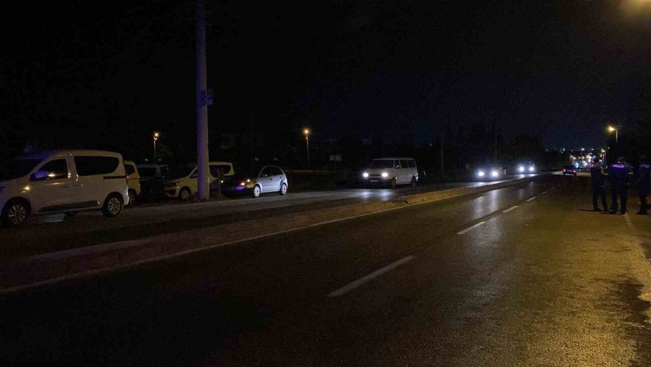 Konya’da otomobilin çarptığı kadın ağır yaralandı, sürücü olay yerinden kaçtı.