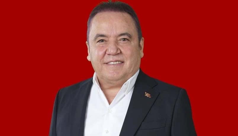 Gözaltına alınan Antalya Büyükşehir Belediyesi'nin CHP'li Başkanı Muhittin Böcek tutuklandı.