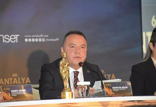 Antalya Büyükşehir Belediye Başkanı Muhittin Böcek İstanbul'da yürütülen soruşturma kapsamında
