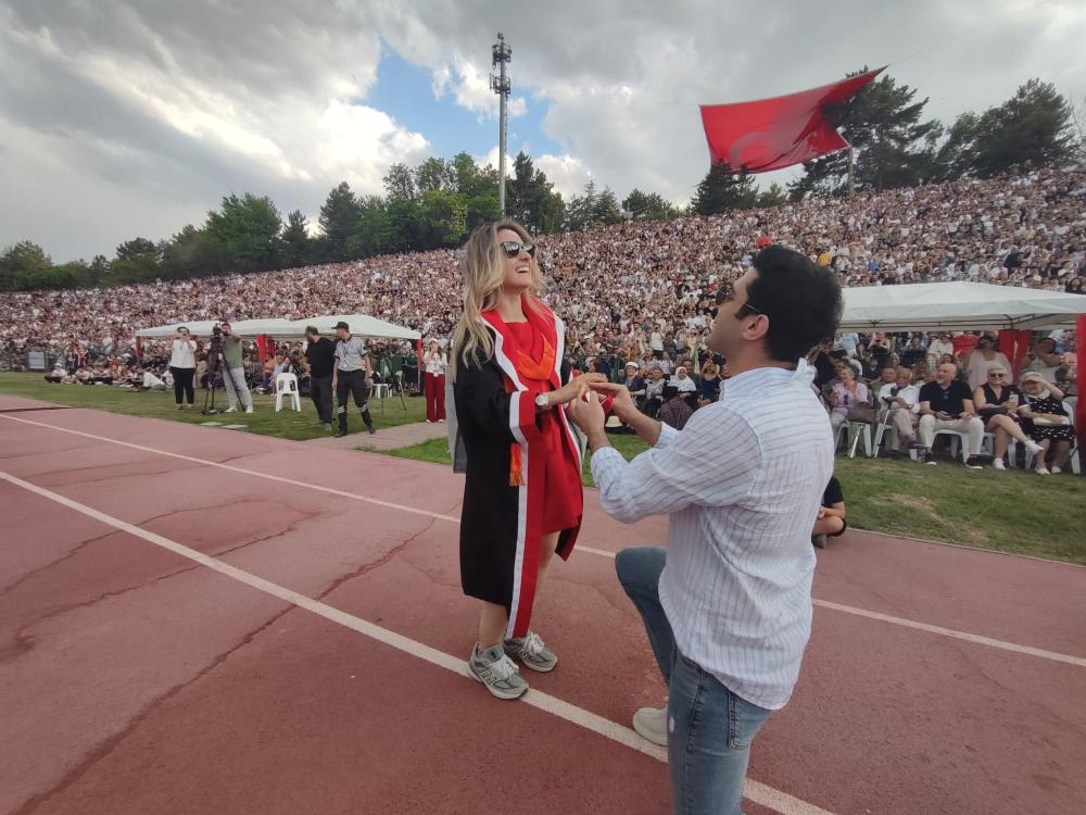 Başkent Ankara'da, ODTÜ 2024-2025 akademik yılı mezuniyet töreni, üniversite yerleşkesi