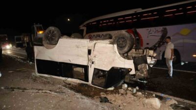 Nevşehir’de otomobil ile minibüsün çarpıştığı kazada 2’si ağır 5 kişi