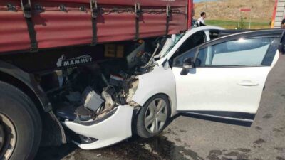 Sivas’ın İmranlı ilçesinde meydana gelen trafik kazasında, 2’si çocuk 6