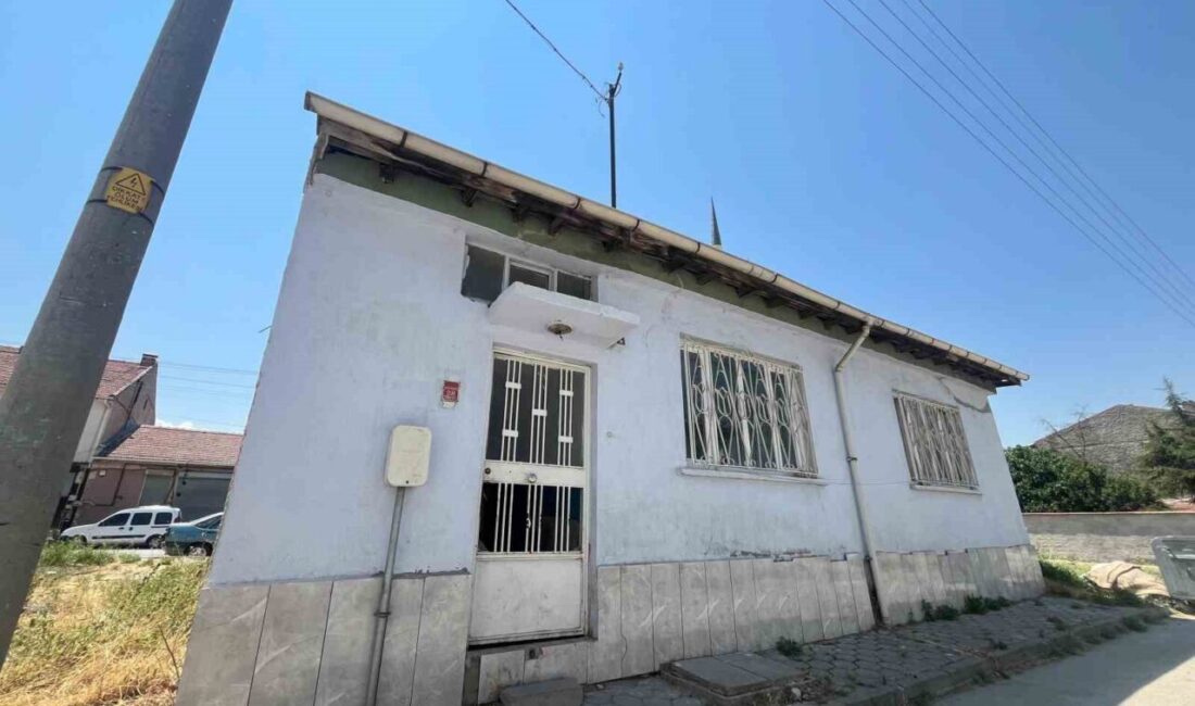 Eskişehir’de, sahipleri vefat ettikten sonra boş kalan müstakil eve yabancı