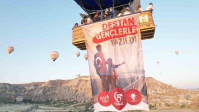 Kapadokya’da sıcak hava balonları 15 Temmuz nedeniyle Türk bayrağı, Atatürk