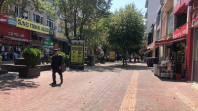 Eskişehir’de mevsim normallerinin üstüne olan hava sıcakları vatandaşların dışarı çıkmasına