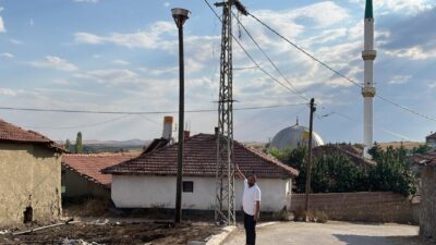 Yozgat’ta üç ay önce meydana gelen şiddetli rüzgarın ardından yıkılan