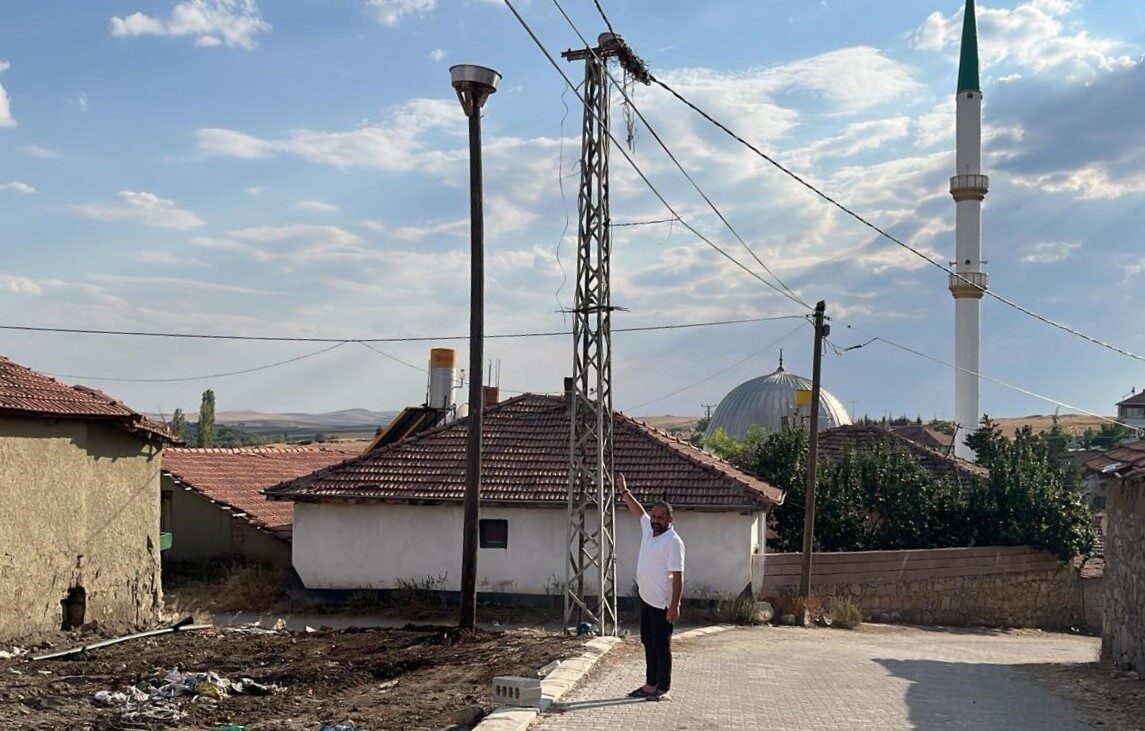 Yozgat’ta üç ay önce meydana gelen şiddetli rüzgarın ardından yıkılan