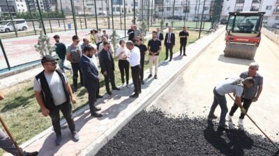 Ankara'nın Sincan Belediyesi, vatandaşların güvenli ve konforlu ulaşımı için asfalt