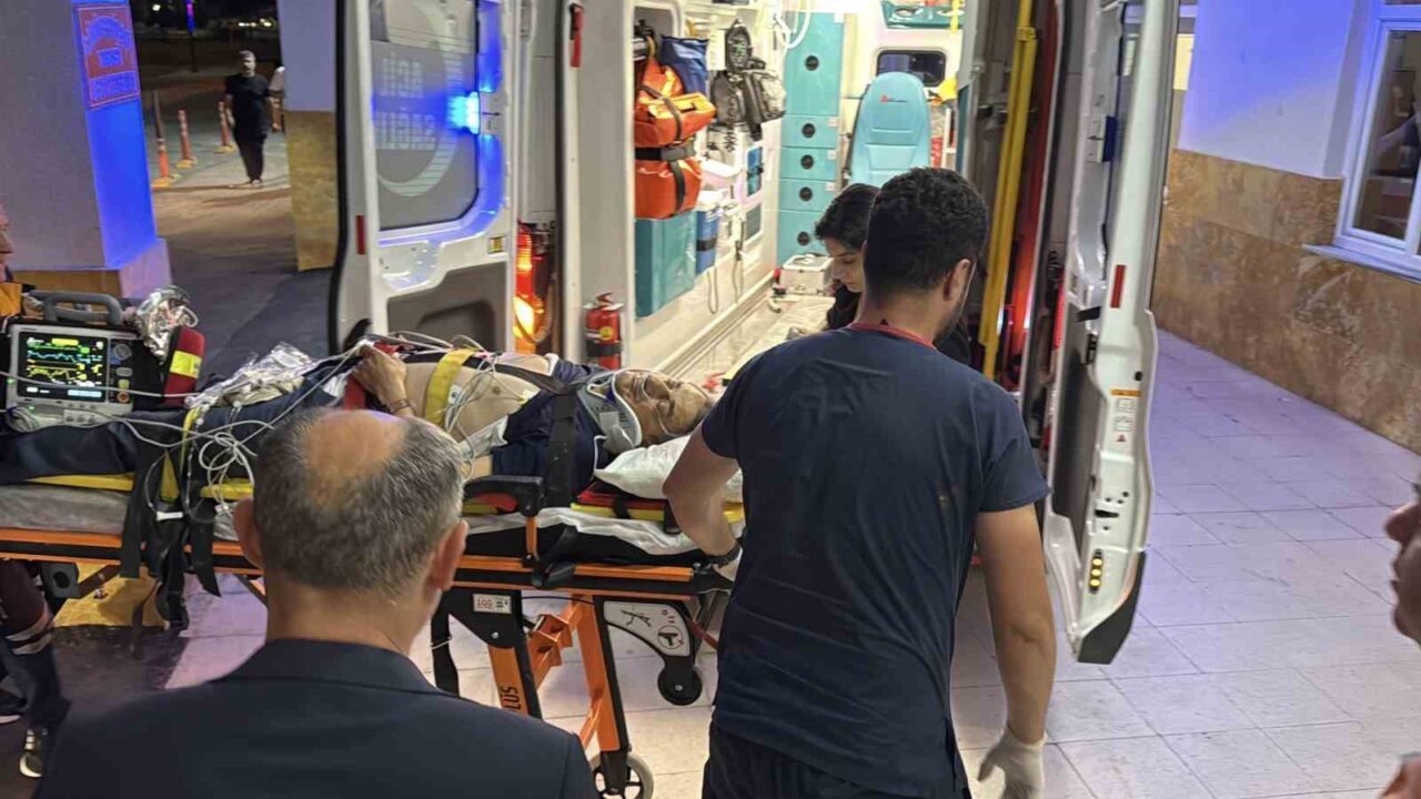 Sivas’ta ailesi ile birlikte trafik kazası geçiren ve tedavi altına